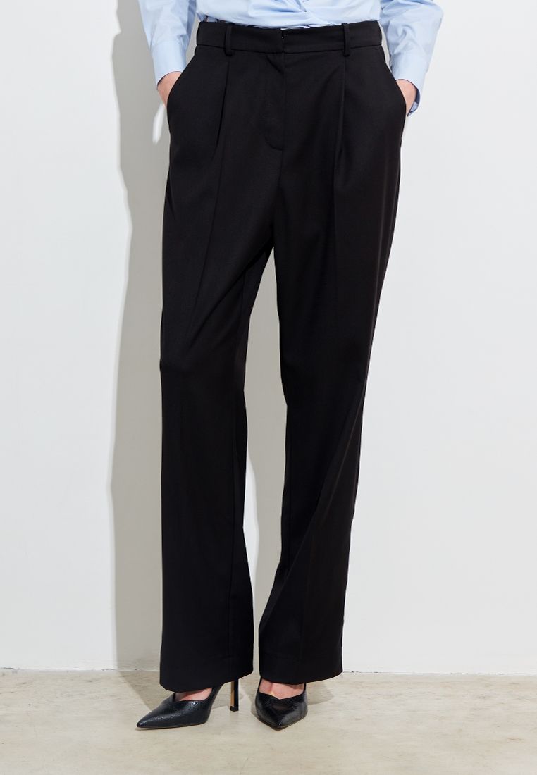 Черные прямые брюки с резинкой по талии